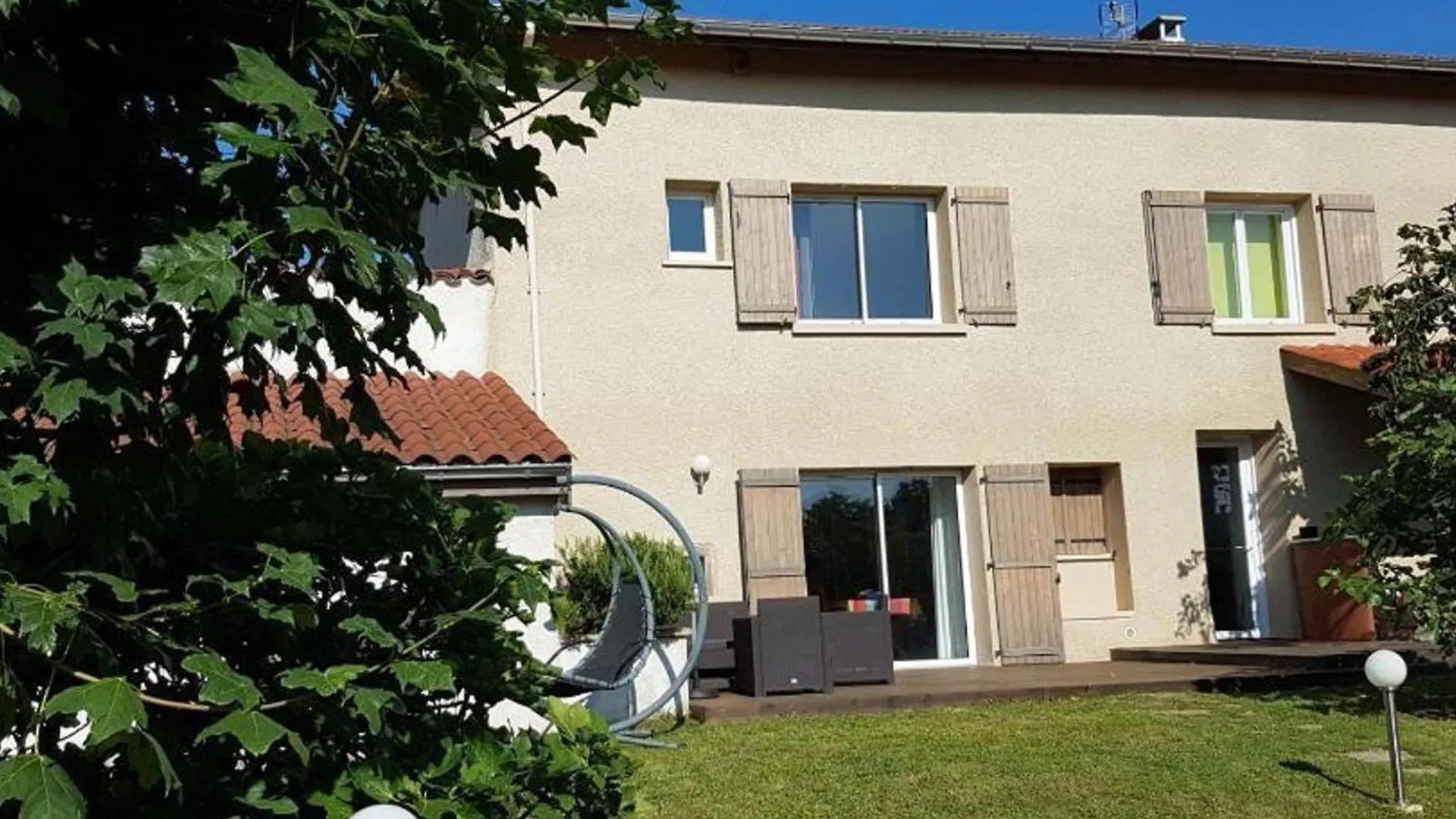 Holiday home Charmant Gite Dans Les Monts Du Lyonnais Avec Jardin, Terrasse Et Confort Moderne - Fr-1-496-174 Maringes