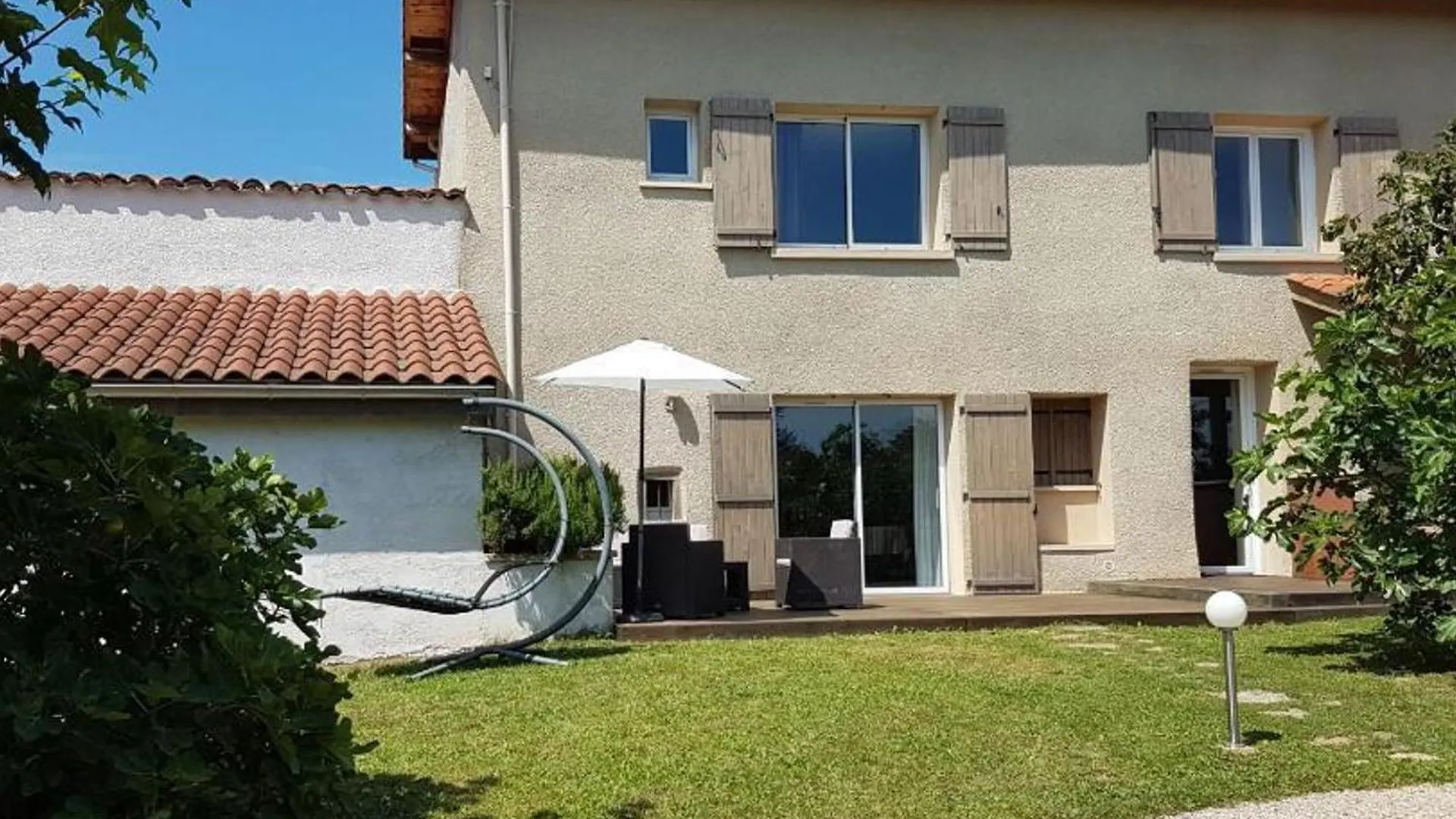 Charmant Gite Dans Les Monts Du Lyonnais Avec Jardin, Terrasse Et Confort Moderne - Fr-1-496-174 Maringes France